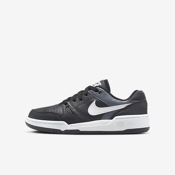Older boys nike trainers clearance